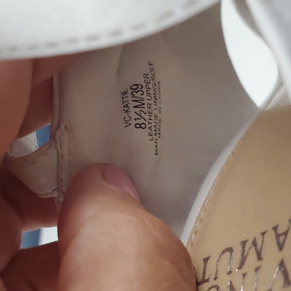 Vince Camuto Kattie White Leather Pumps Size 8.5 Classic Heels, Minor Heel Wear - Picture 8 of 14